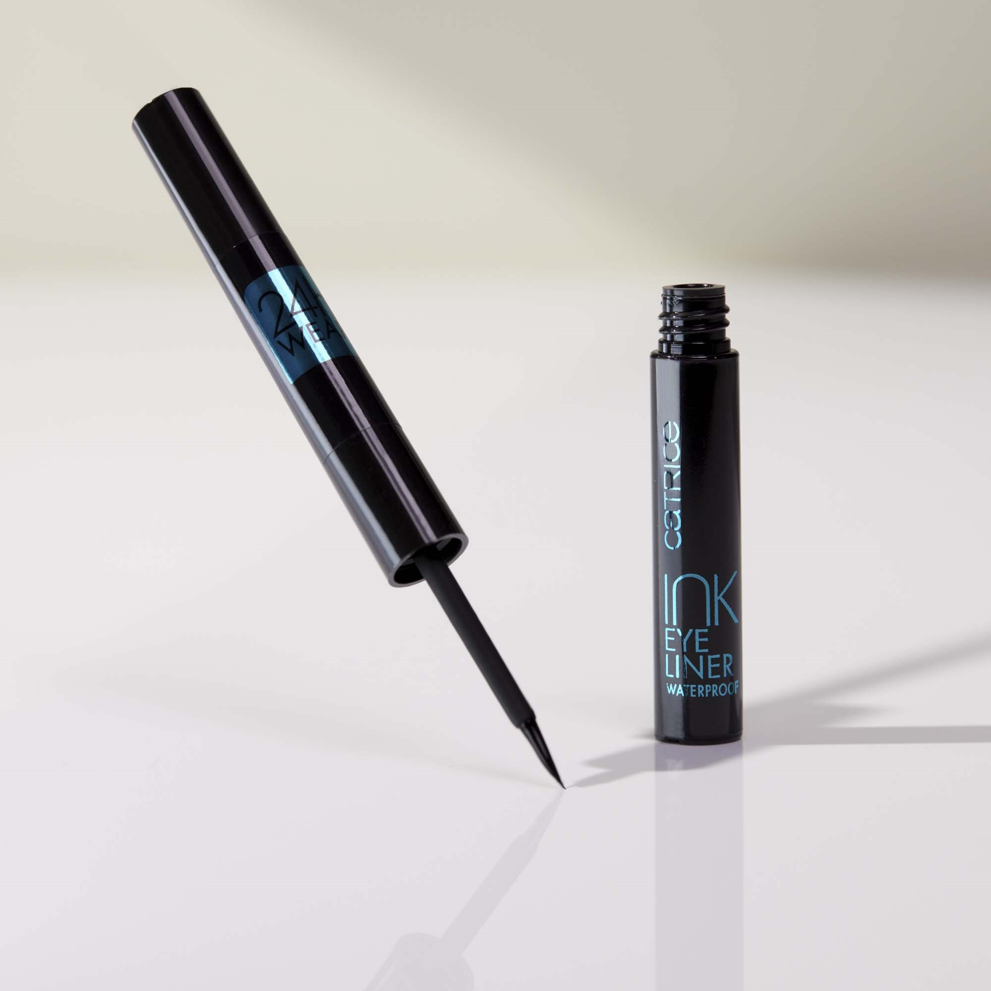 Catrice Ink Eyeliner Waterproof 010 Stay in Black (obrázok 10)