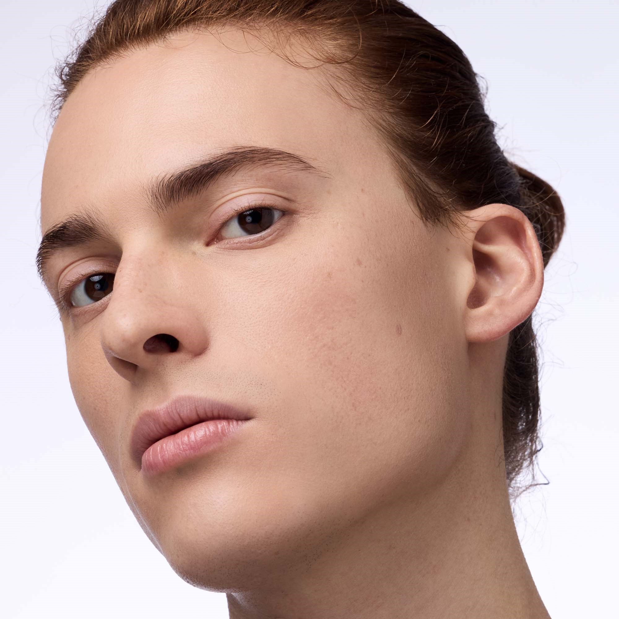 Catrice Instant Bright Serum Concealer 032N (obrázok 5)