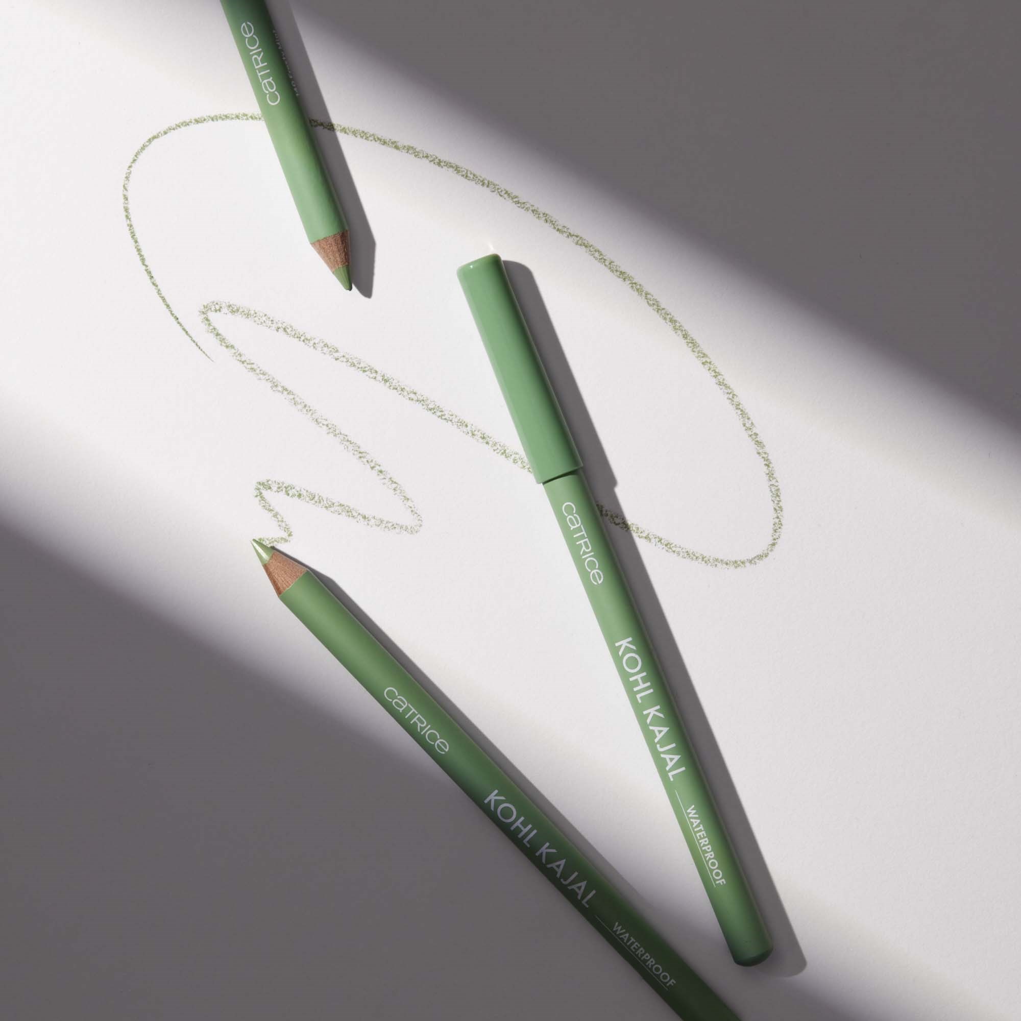 Catrice Kohl Kajal Waterproof 140 Frosty Mint (obrázok 11)