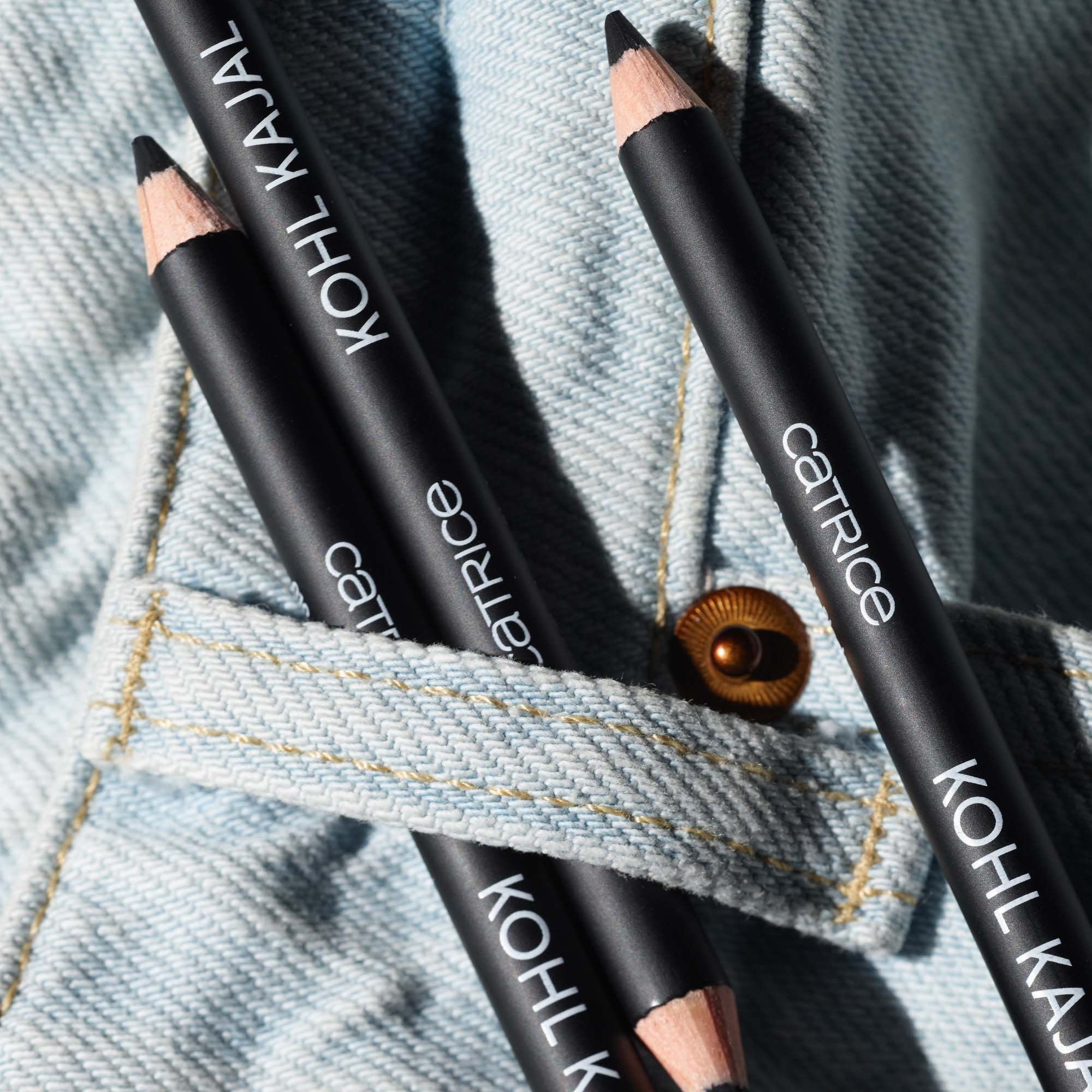 Catrice Kohl Kajal Waterproof 010 - kredka o oczu Check Chic Black (obrázok 9)
