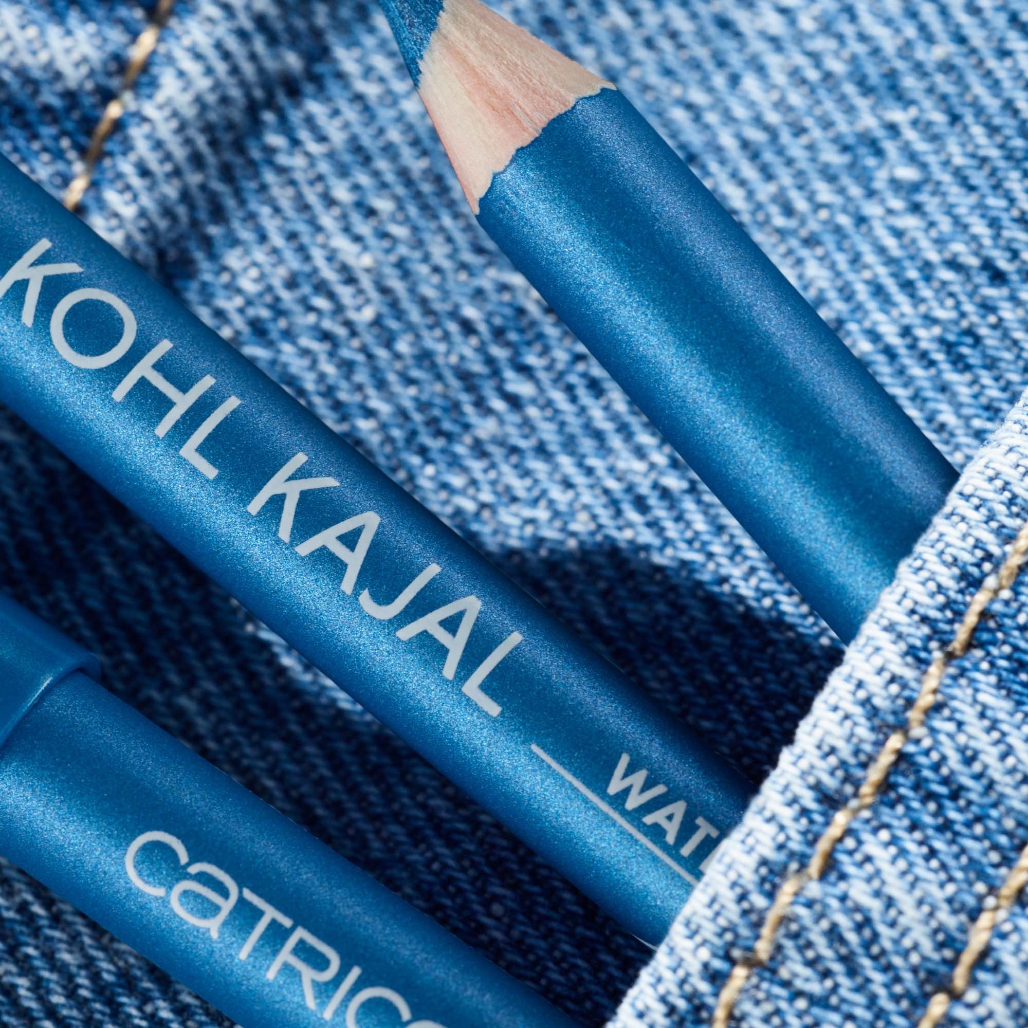 Catrice Kohl Kajal Waterproof 070 - kredka o oczu Turquoise Sense (obrázok 9)