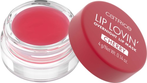 En liten rund behållare med rosa läppbalsam och ett matchande rosa lock som säger 'Cherry.'
