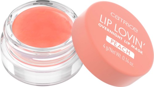 En liten rund burk med läppmaskin med rosa produkt och matchande rosa lock som visar märke och smak.