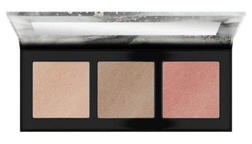 Drei Rouge-Nuancen in einer schwarzen Palette mit Spiegel, von hell bis dunkler Pink.