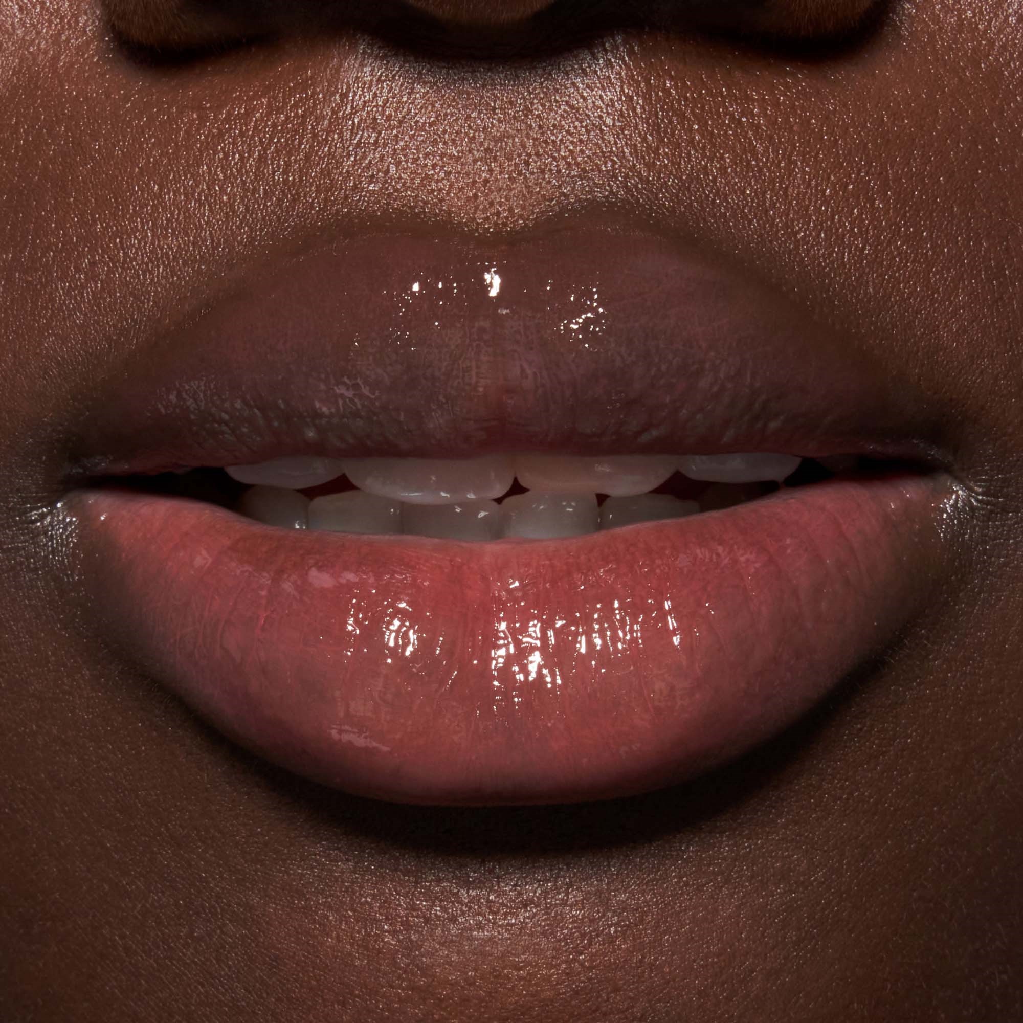 Catrice Melt & Shine Juicy Lip Balm 030 Sea-cret (obrázok 7)
