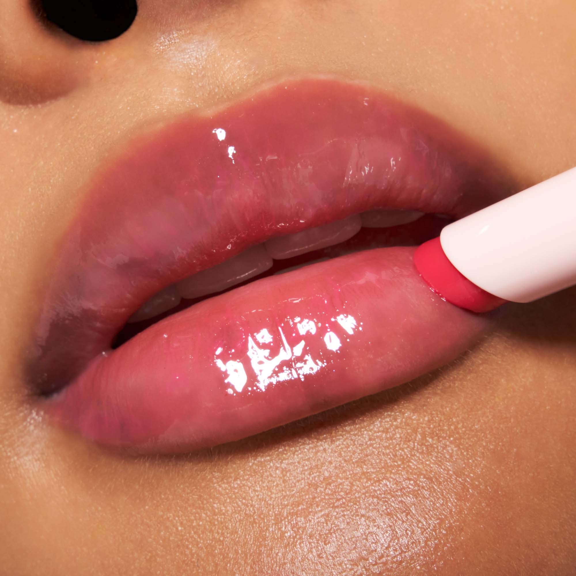 Catrice Melt & Shine Juicy Lip Balm 060 Malibu Barbie (obrázok 7)