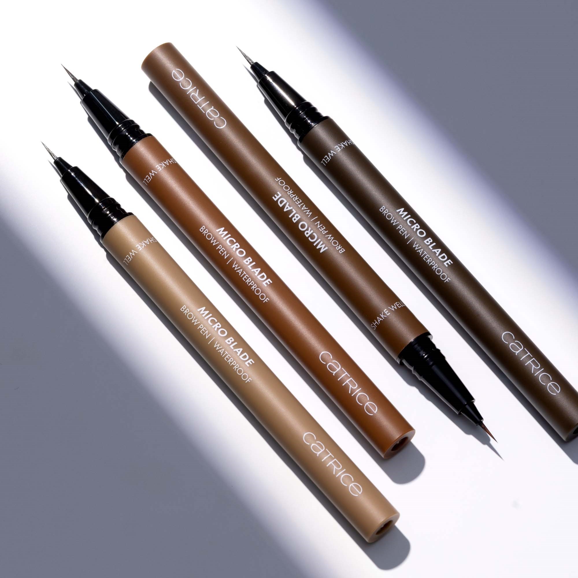 Catrice Micro Blade Brow Pen Waterproof 040 Bold Espresso (obrázok 6)