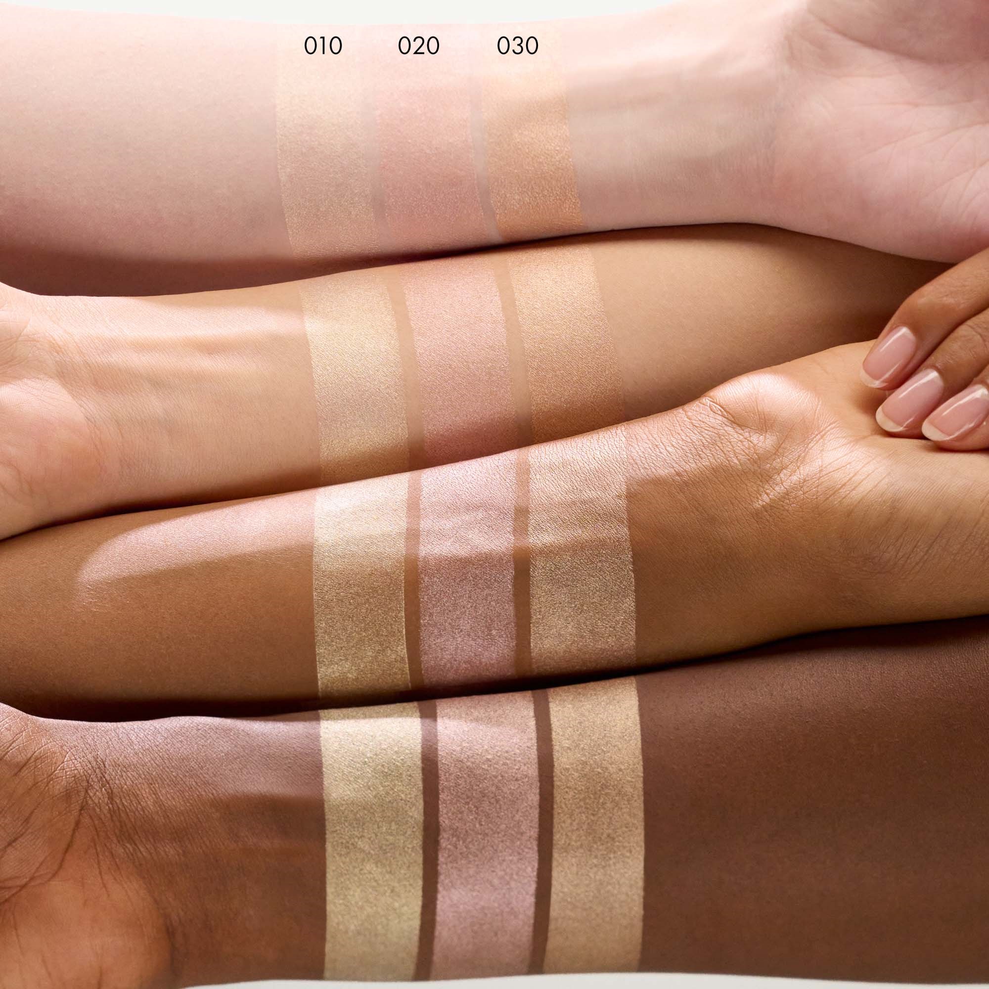 Catrice More Than Glow Liquid Highlighter 030 Golden Silk (obrázok 5)