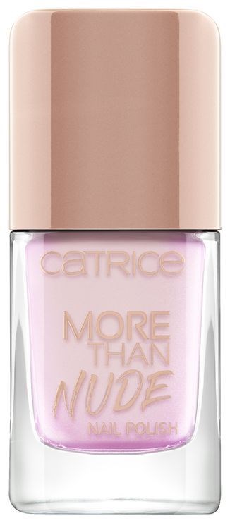 En nagellackflaska med rosa kork och ljuslila lack märkt 'Catrice More Than Nude'.