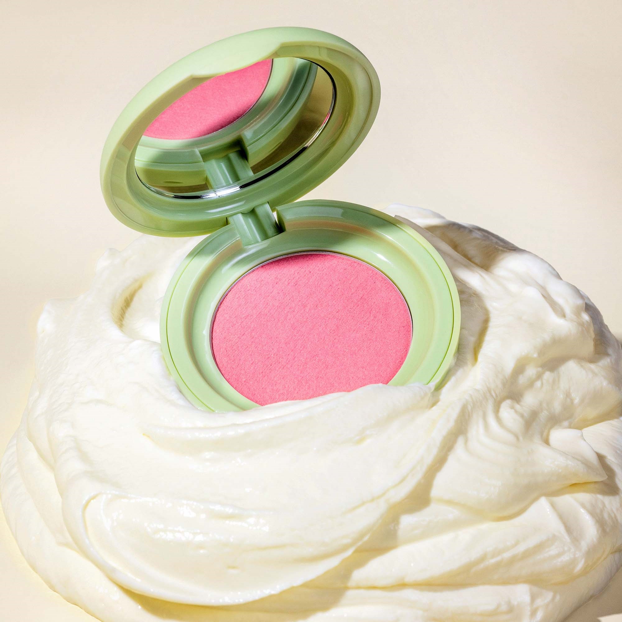 Catrice Pistachio Cream Delight Blush Cream C02 Strawberries & Cream (obrázok 4)
