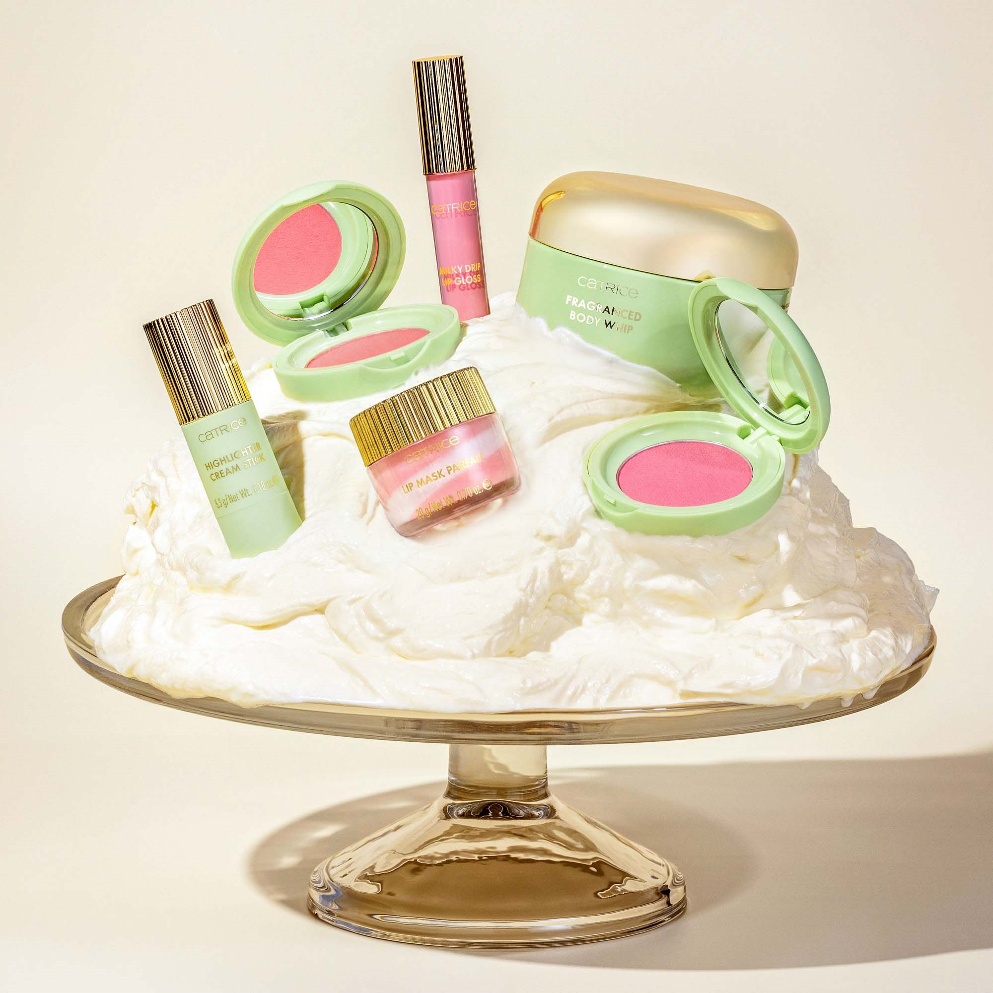 Catrice Pistachio Cream Delight Milky Drip Lip Gloss Velvet Delight (obrázok 4)