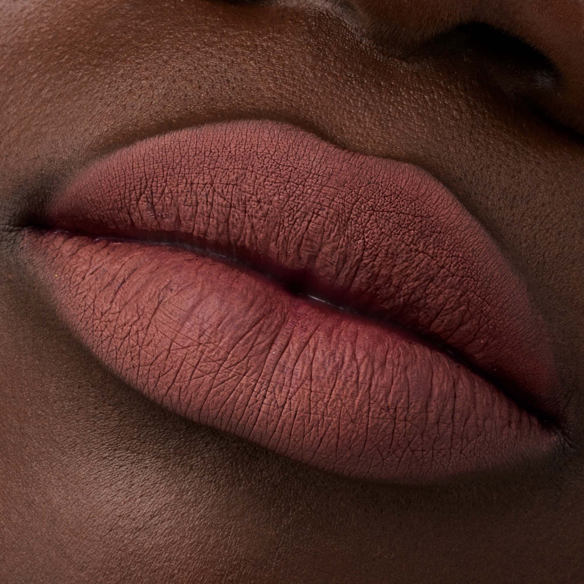 Catrice Plumping Lip Liner 069 Mainhattan - konturówka do ust 069 Main (obrázok 7)