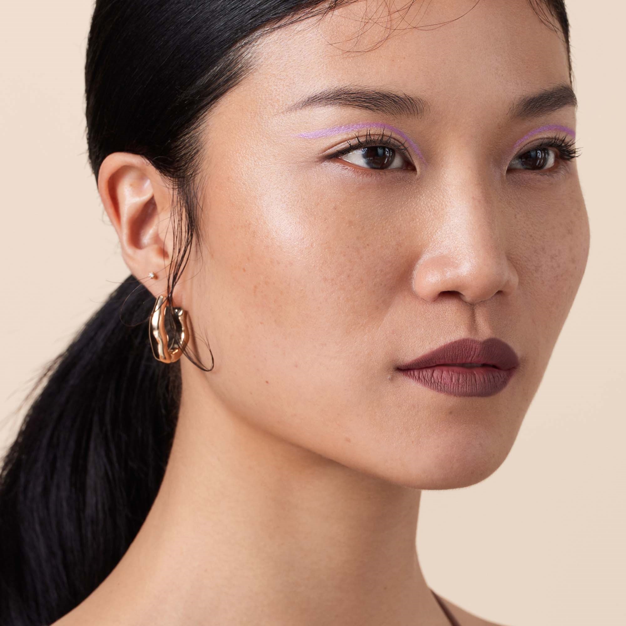 Catrice Plumping Lip Liner 069 Mainhattan - konturówka do ust 069 Main (obrázok 8)