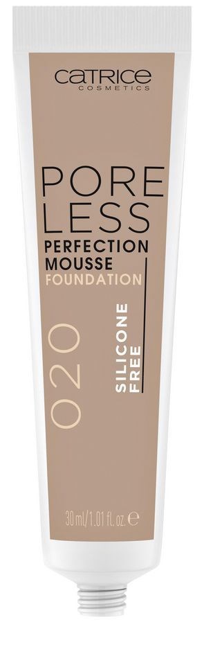 Beżowa tubka z białą nakrętką, oznaczona 'Catrice Poreless Perfection Mousse Foundation' czarnym i złotym tekstem.