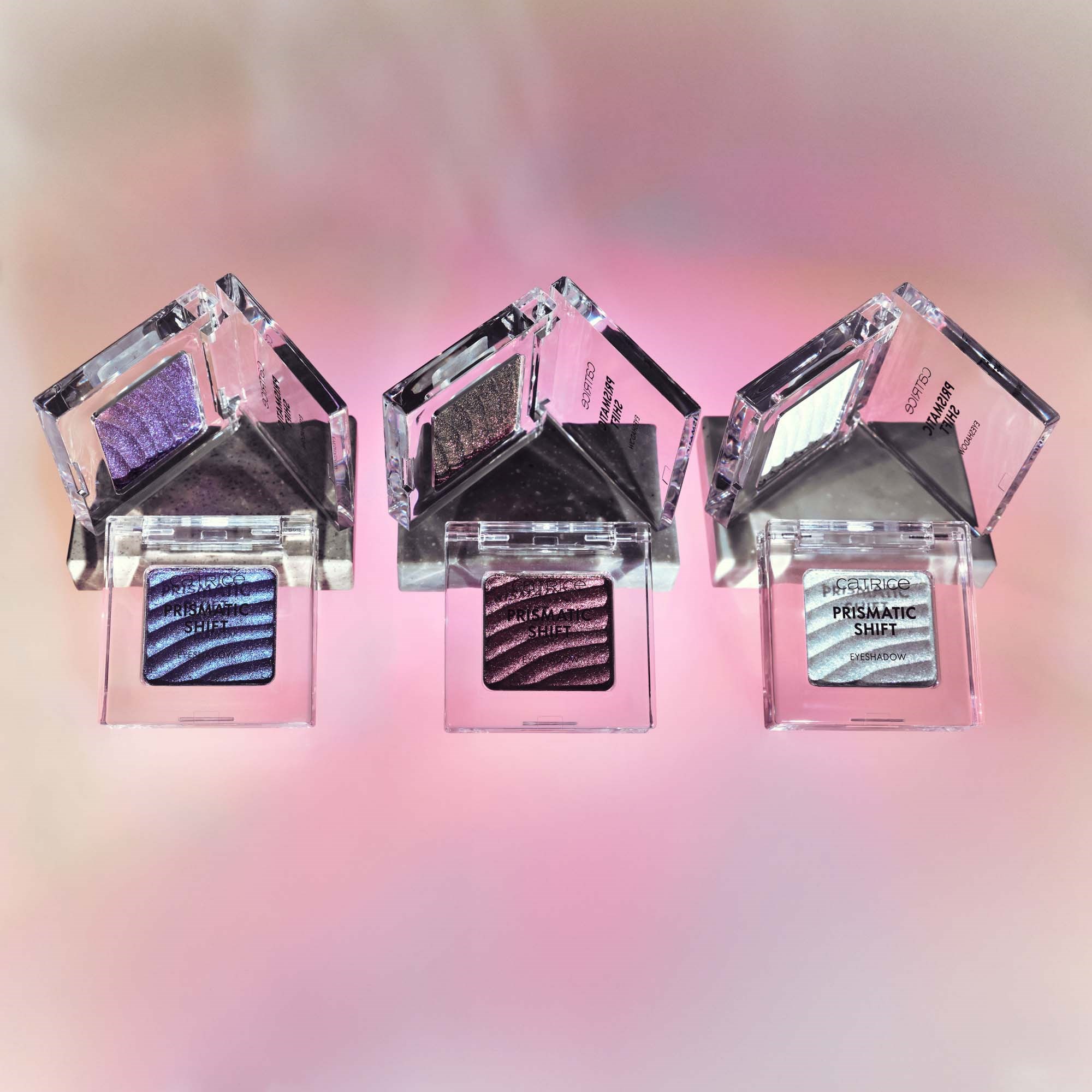 Catrice Prismatic Shift Eyeshadow 020 Berry Blaze (obrázok 6)