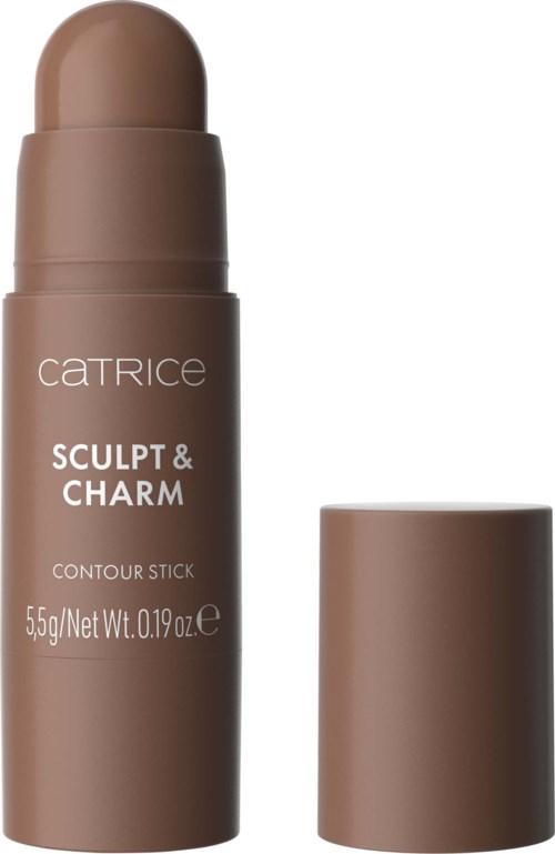En brun konturstift med avlägsnat lock, märkt "Catrice Sculpt & Charm."