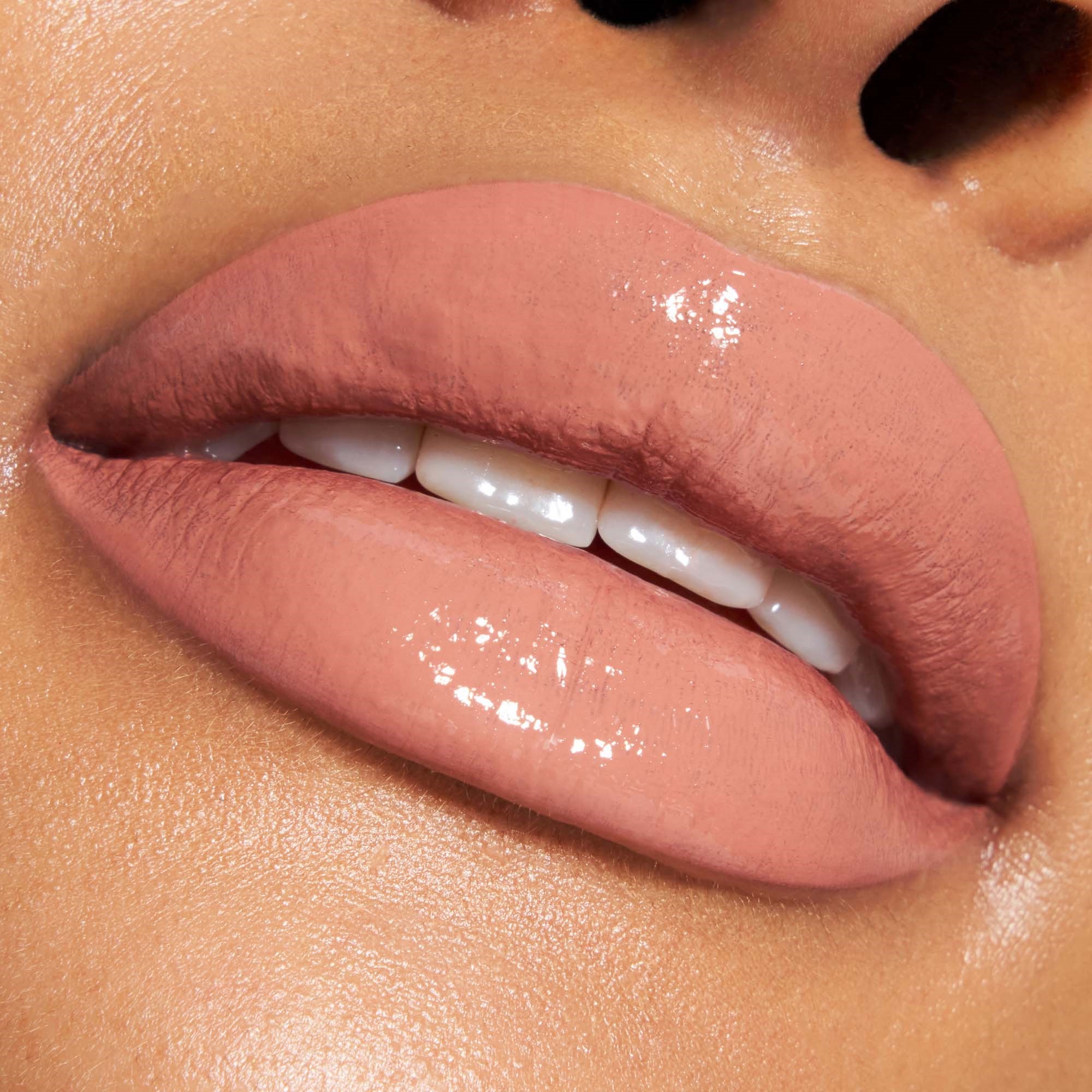 Catrice Shine Bomb Lip Lacquer 010 French Silk (obrázok 5)