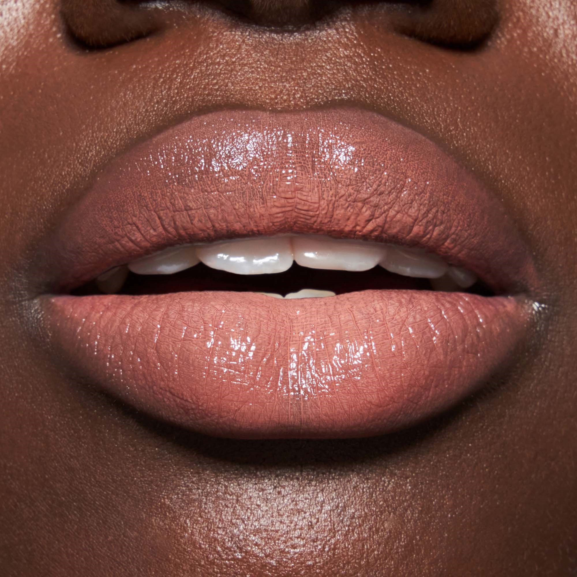 Catrice Shine Bomb Lip Lacquer 010 French Silk (obrázok 6)