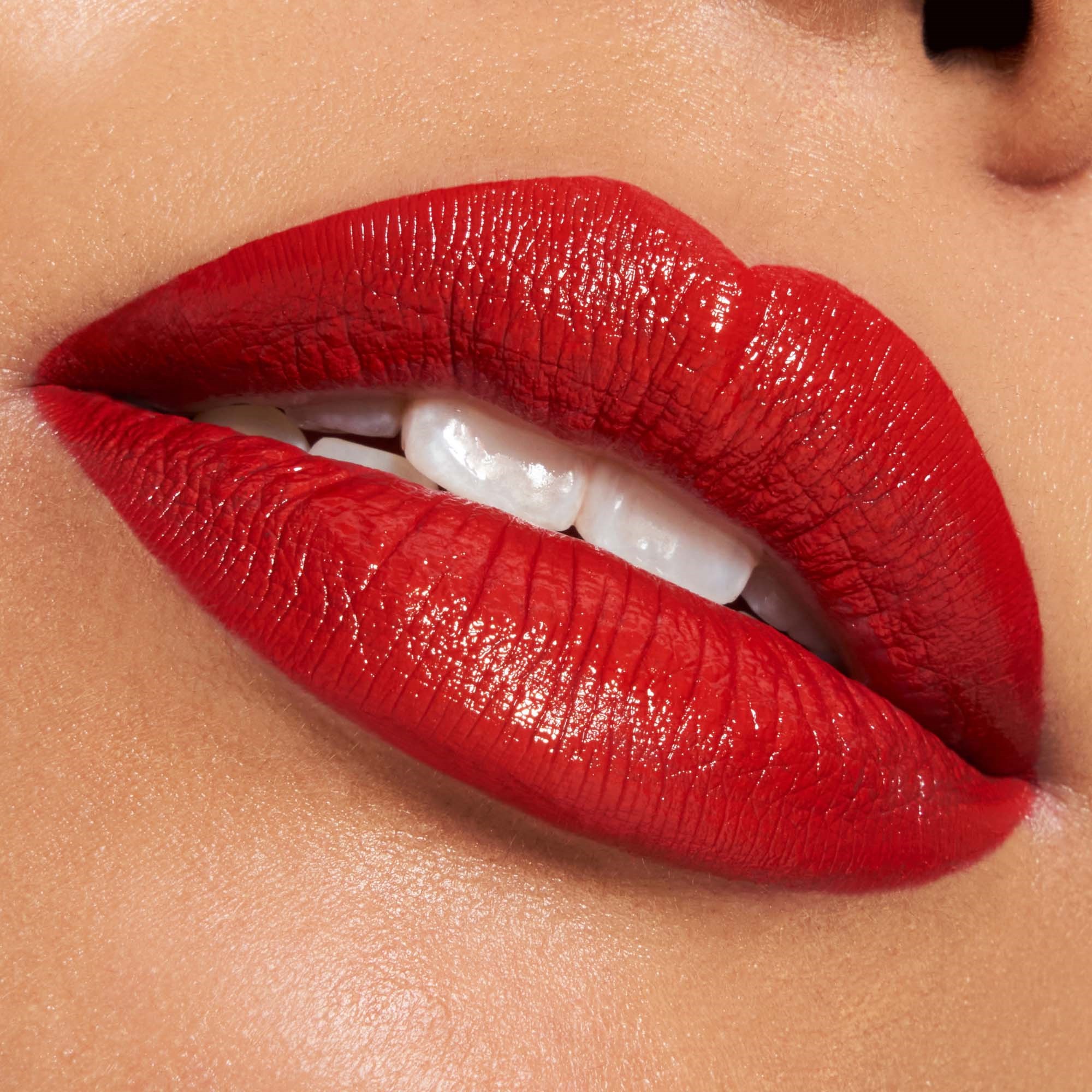 Catrice Shine Bomb Lip Lacquer 040 About Last Night (obrázok 6)