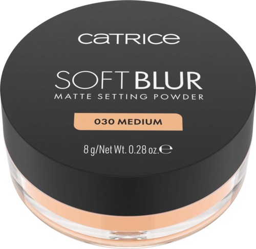 Catrice soft blur matte setting poeder met medium tint, in kleine ronde container. Bevat 8 gram.