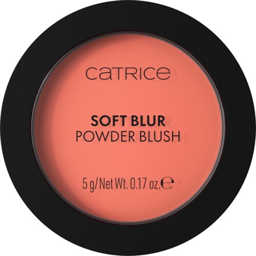 Catrice myk pudderrouge i rund beholder, ferskenfarget med svart lokk, merket som soft blur powder blush.