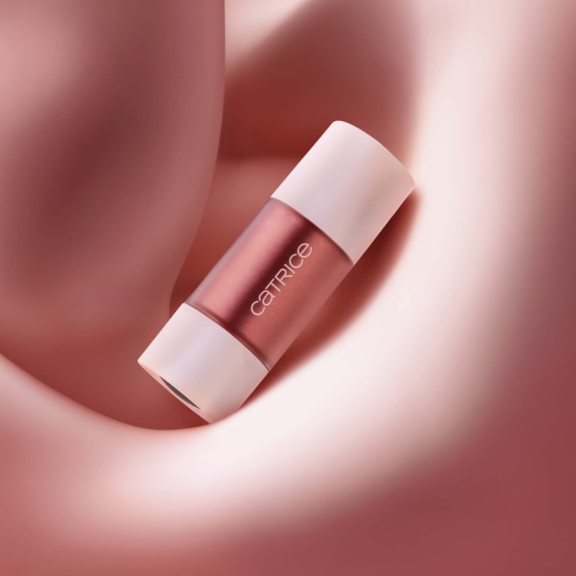 Catrice Soft Embrace Liquid Shimmer Blush C02 Mulberry Glow (obrázok 5)