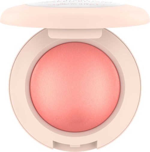 En rund blush i rosa nyanse med en hvit kompakt boks og et delvis åpent lokk.