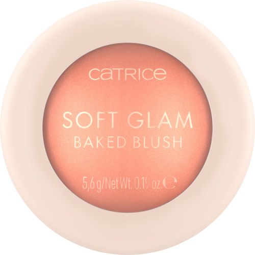 Et rundt sminkeprodukt med en ferskenfarge. Den har ordene "Catrice," "Soft Glam" og "Baked Blush" skrevet på den.