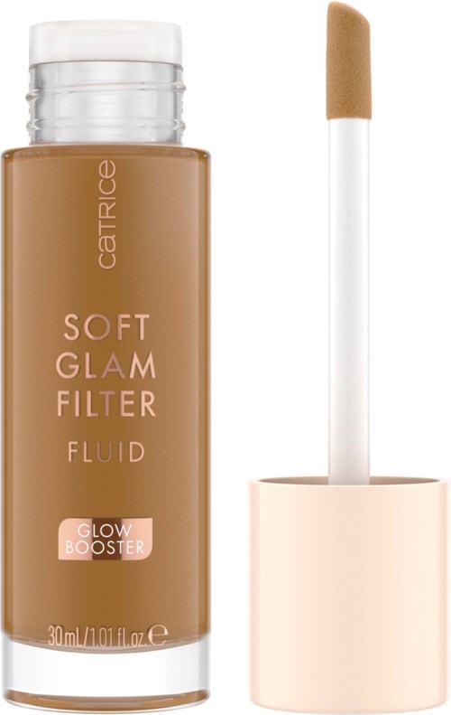 Beige neste pullo, jossa on valkoinen applied stick ja kansi, merkinnät 'Soft Glam Filter Fluid' ja 'Glow Booster.'