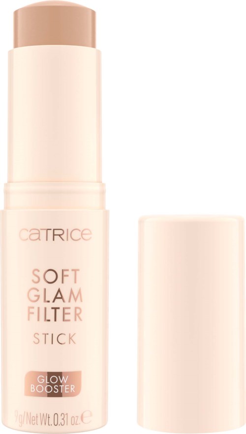 Ein beiger Stick mit passendem Deckel. Das Etikett lautet 'Catrice Soft Glam Filter Stick' und 'Glow Booster'.