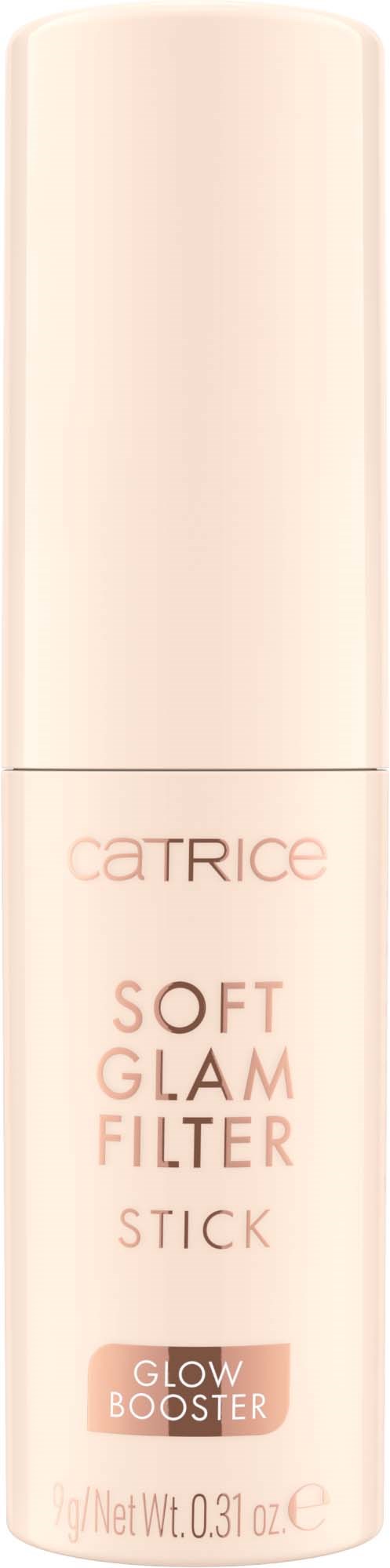 Ein weißer zylindrischer Kosmetikstift mit pinkem und orange FSZ, beschriftet "Catrice Soft Glam Filter Stick" und "Glow Booster."