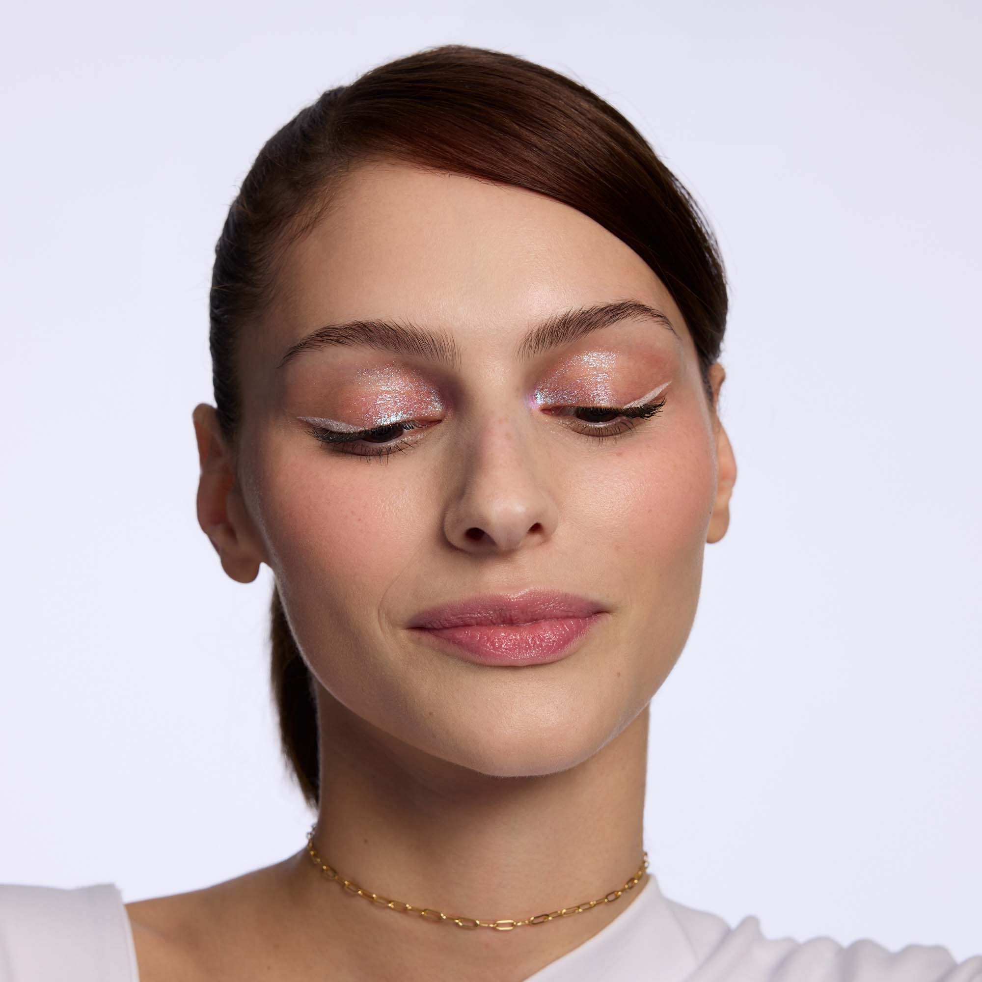 Catrice Space Glam Liquid Chrome Eyeshadow 010 Milky Way (obrázok 10)