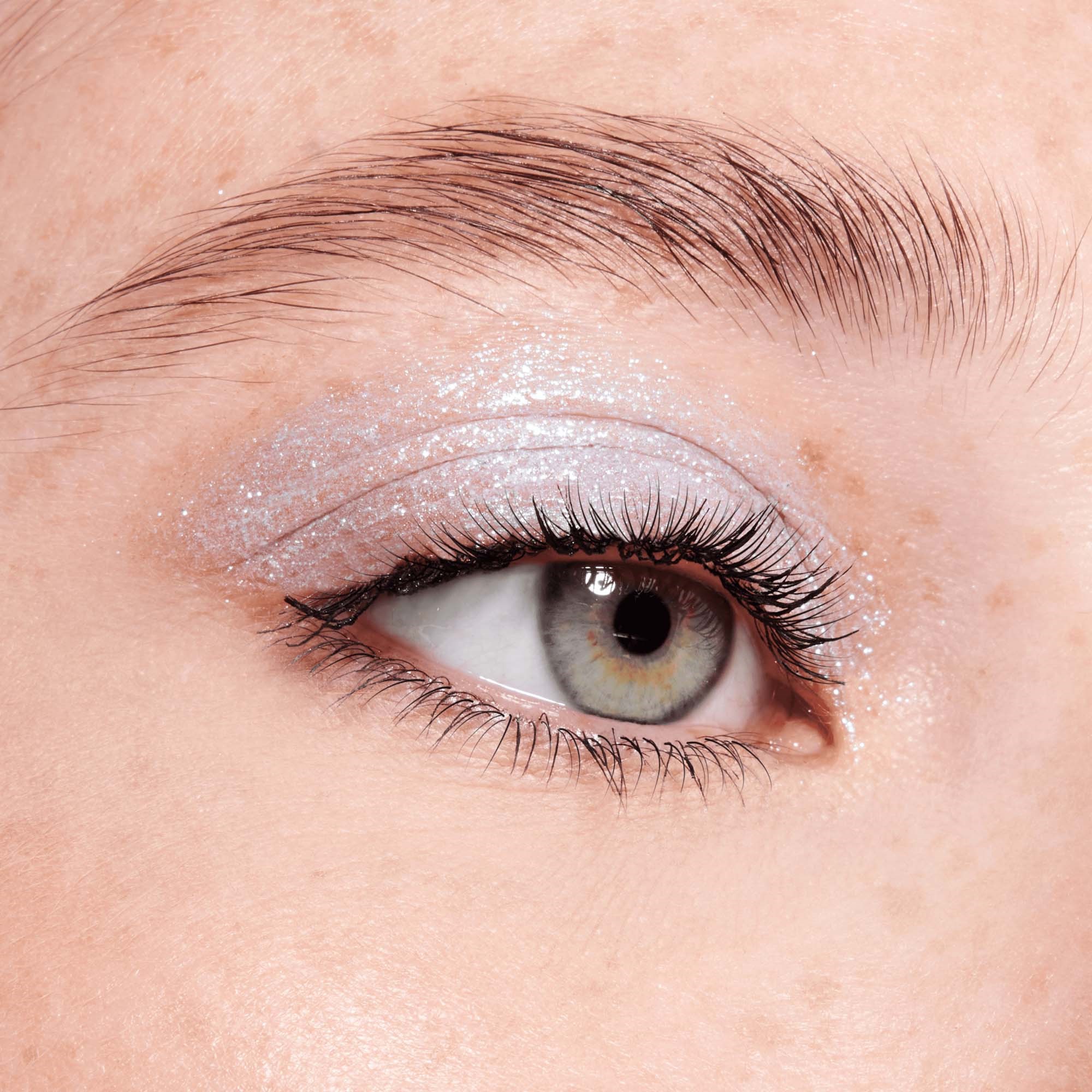 Catrice Space Glam Liquid Chrome Eyeshadow 010 Milky Way (obrázok 8)