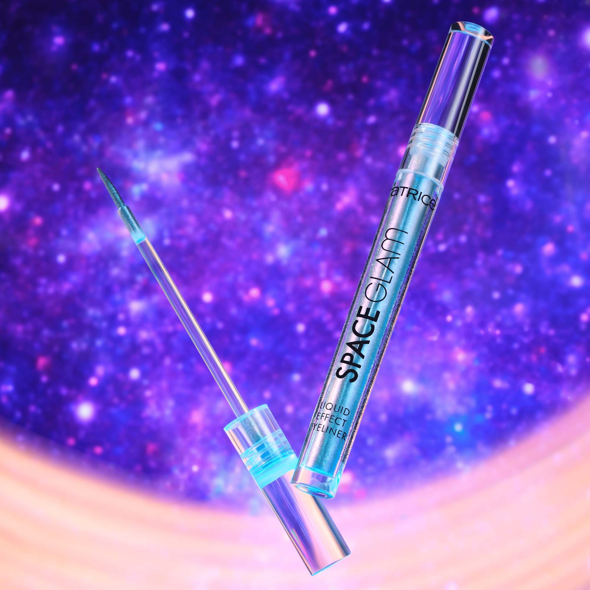 Catrice Space Glam Liquid Effect Eyeliner 030 Cosmic Chrome (obrázok 10)