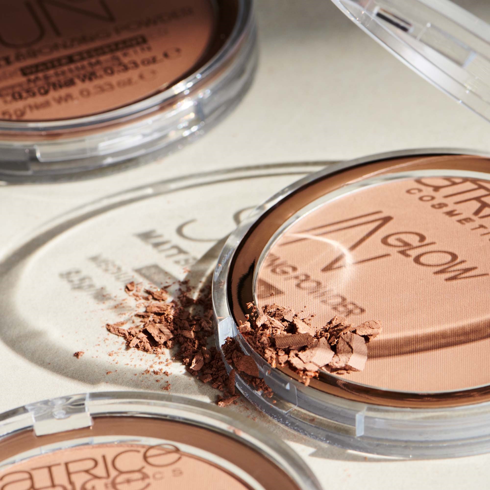 Catrice Puder brązujący - Sun Glow Matt Bronzing Powder 30 (obrázok 6)