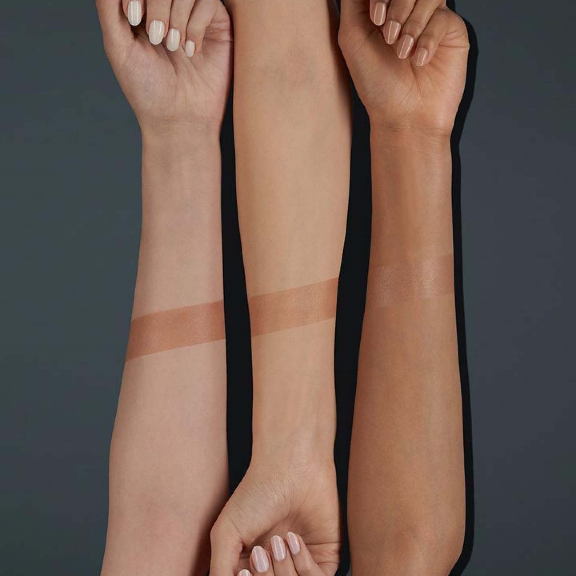 Catrice Puder brązujący Sun Lover Glow 10 (obrázok 5)