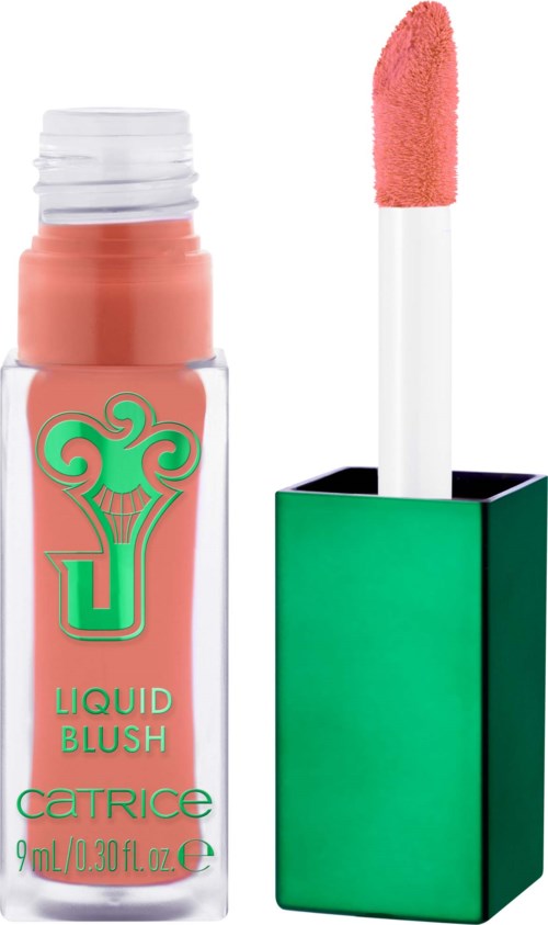En liten væskeblushflaske med en grønn eske, hvit håndtak, ferskenfarget blush inni, og en fluffy Applikator-svamp.