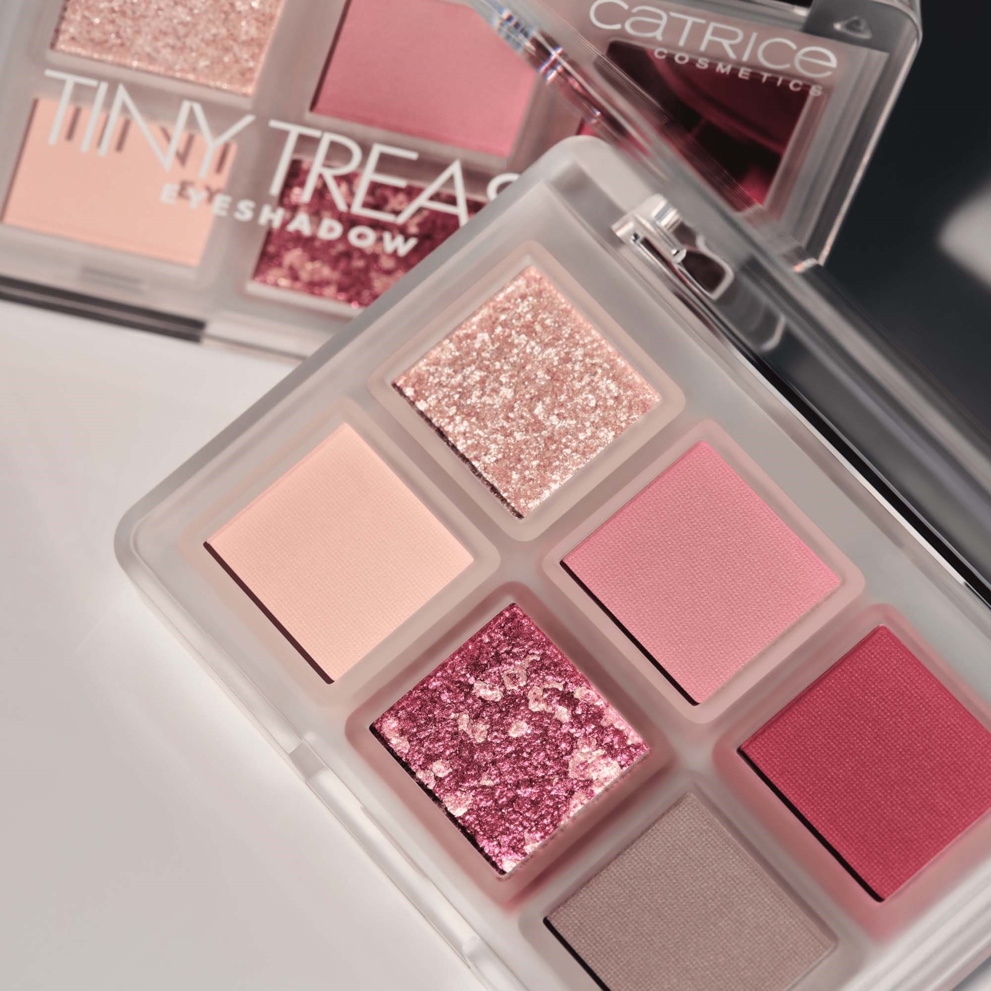 Catrice Tiny Treasures Eyeshadow Palette 020 Wild Berry (obrázok 9)