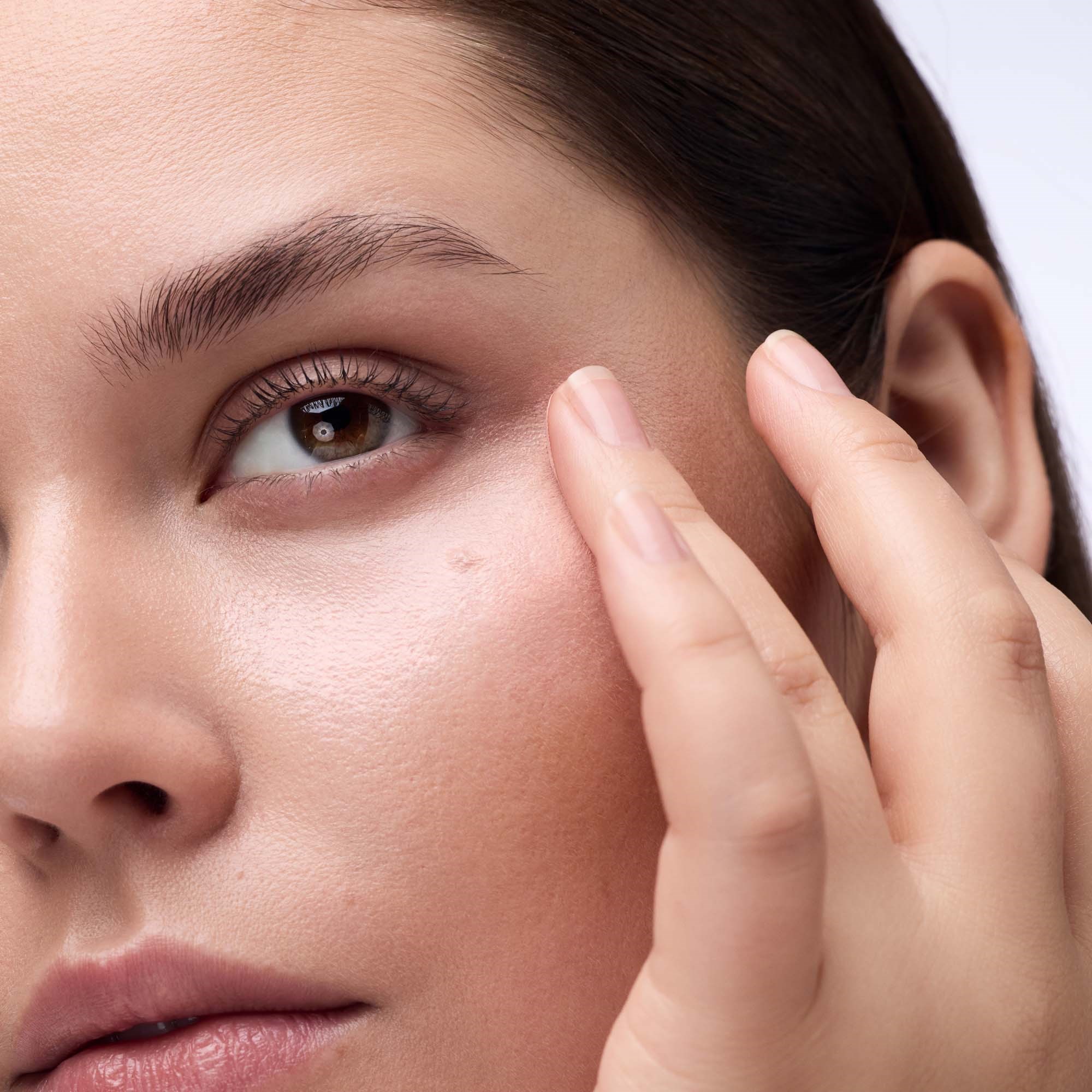 Catrice Under Eye Brightener Light Rose 010 - korektor pod oczy (obrázok 3)