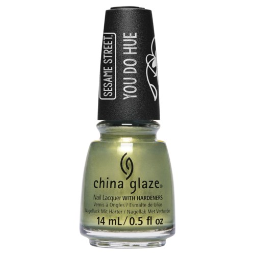 En liten flaska med China Glaze nagellack i grönt färg och svart kork, med varumärket och detaljer.