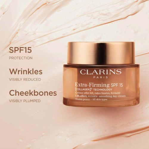 Clarins Extra-Firming SPF 15 -voide vähentää ryppyjä, plumpsippaa poskia ja suojaa.