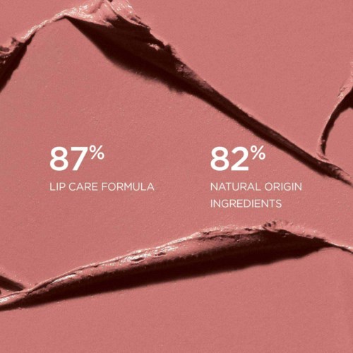 En makeupproduktpromotering som fremmer 87% leppepleieflyt og 82% naturlige ingredienser på en rosa bakgrunn.