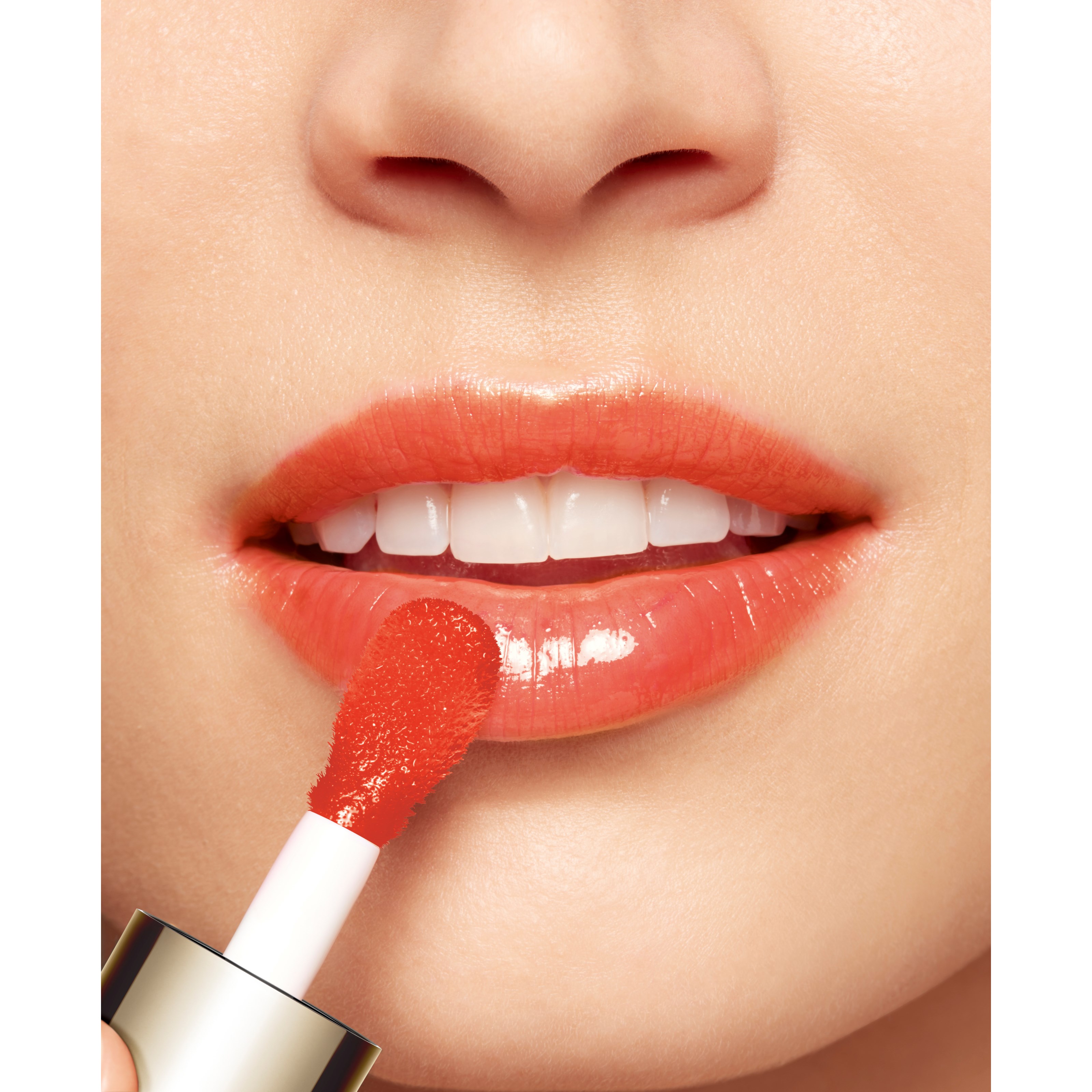 Clarins Lip Comfort Oil 05 Apricot (obrázok 3)