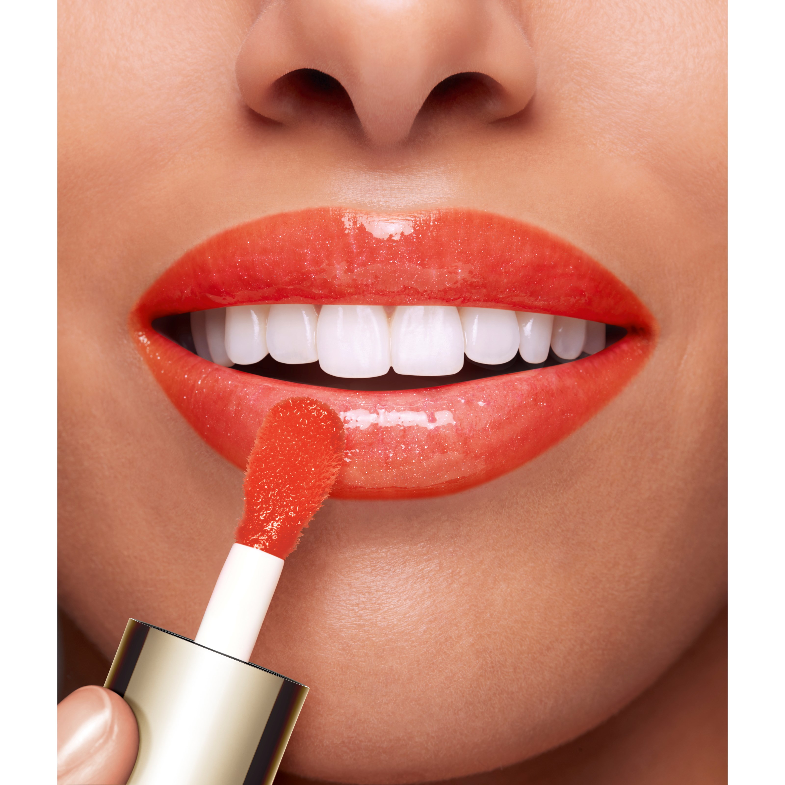 Clarins Lip Comfort Oil 05 Apricot (obrázok 4)