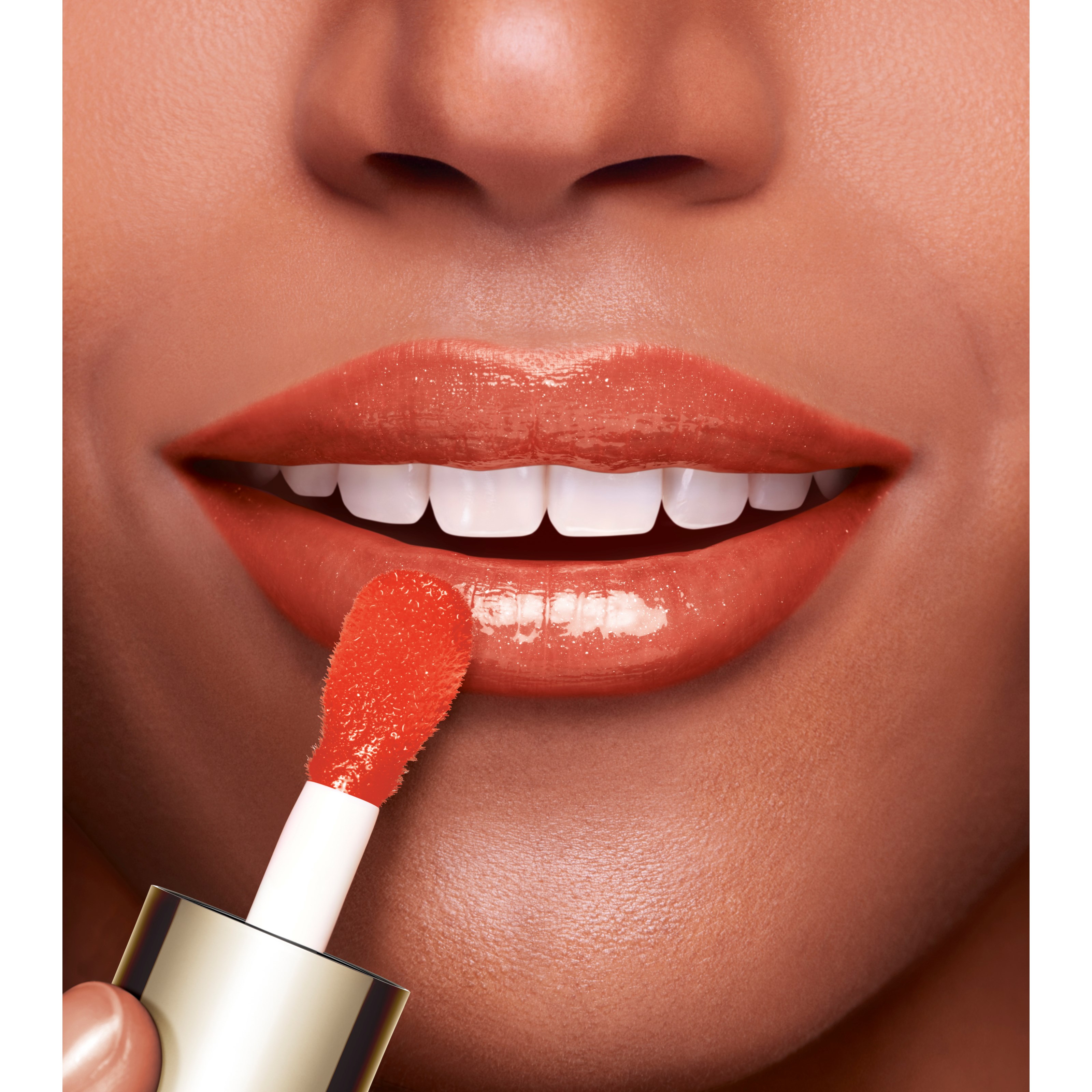 Clarins Lip Comfort Oil 05 Apricot (obrázok 5)