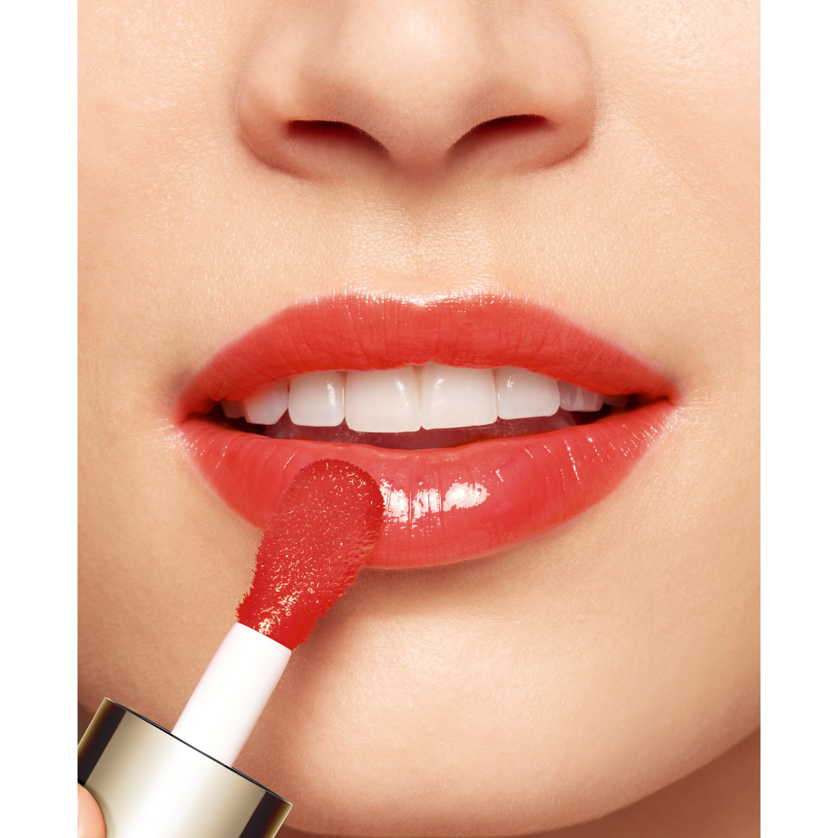 Clarins Lip Comfort Oil 08 Strawberry (obrázok 3)