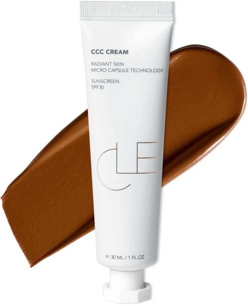 Eine weiße Tube mit 'CCC Cream' Beschriftung und braune Creme im Hintergrund, zeigt ein Hautpflegeprodukt.