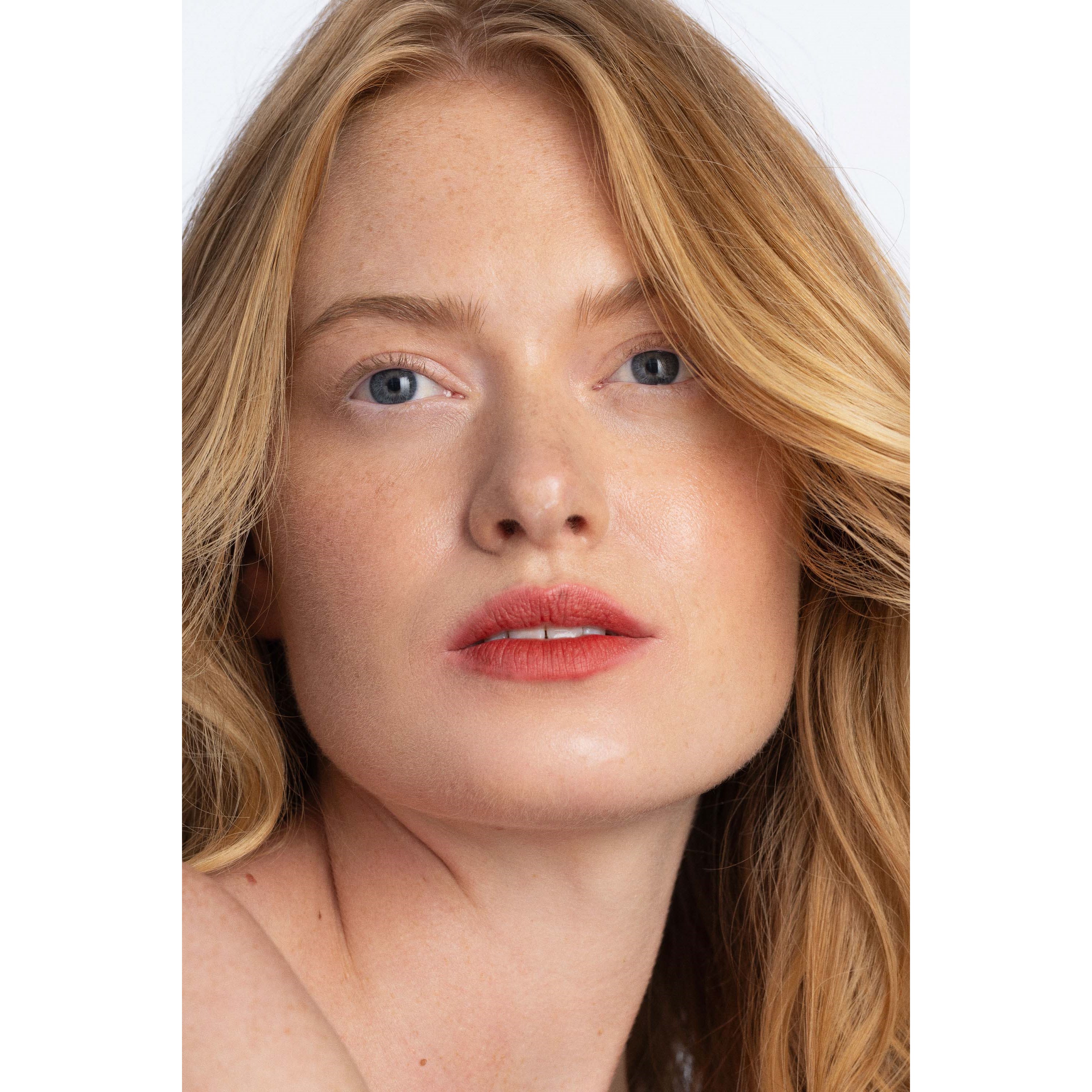 CLE Melting Lip Powder True Red (obrázok 2)