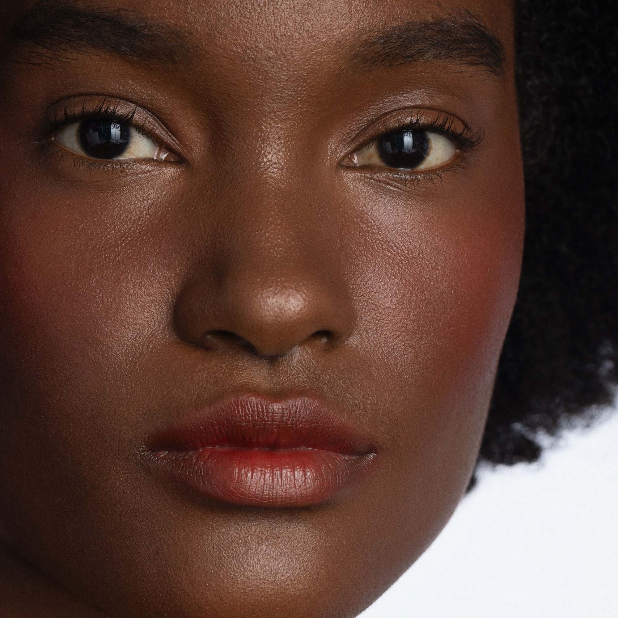 CLE Melting Lip Powder True Red (obrázok 6)