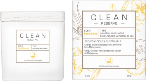 En vit förpackning och låda med etiketter för Clean Reserve fresh linens doft och eco-conscious, hållbar produkt.